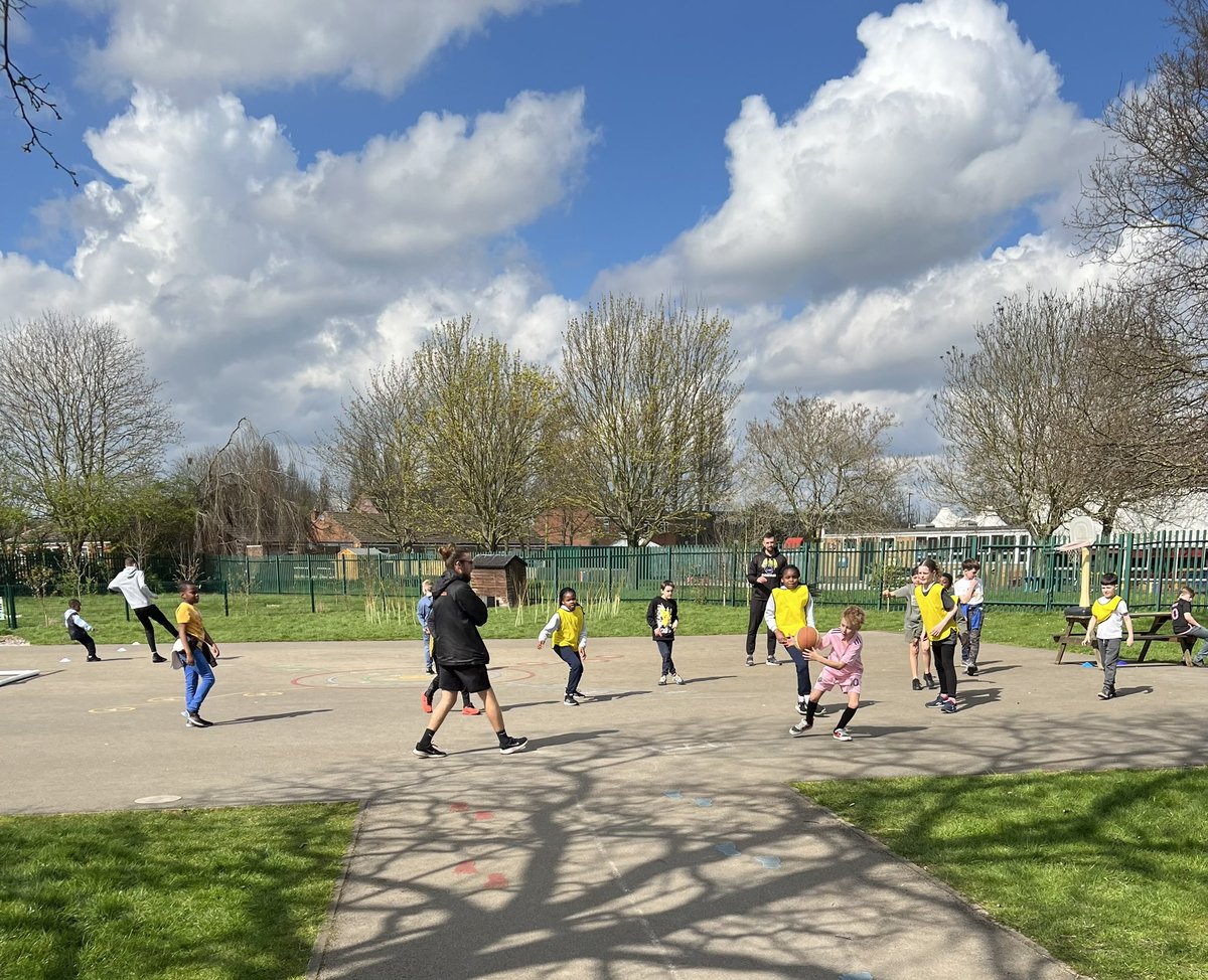 And we’re back! A great start to our Easter HAF at #Rossington in Doncaster! 88 children booked on for today’s first day of nine!Everyone enjoyed basketball, dance, football, martial arts, rounders, dodgeball, tennis and the sunshine! ☀️#HAF24 #DfE <a href="/MyDoncaster/">City of Doncaster Council</a> <a href="/NickFletcherMP/">James Fletcher</a>