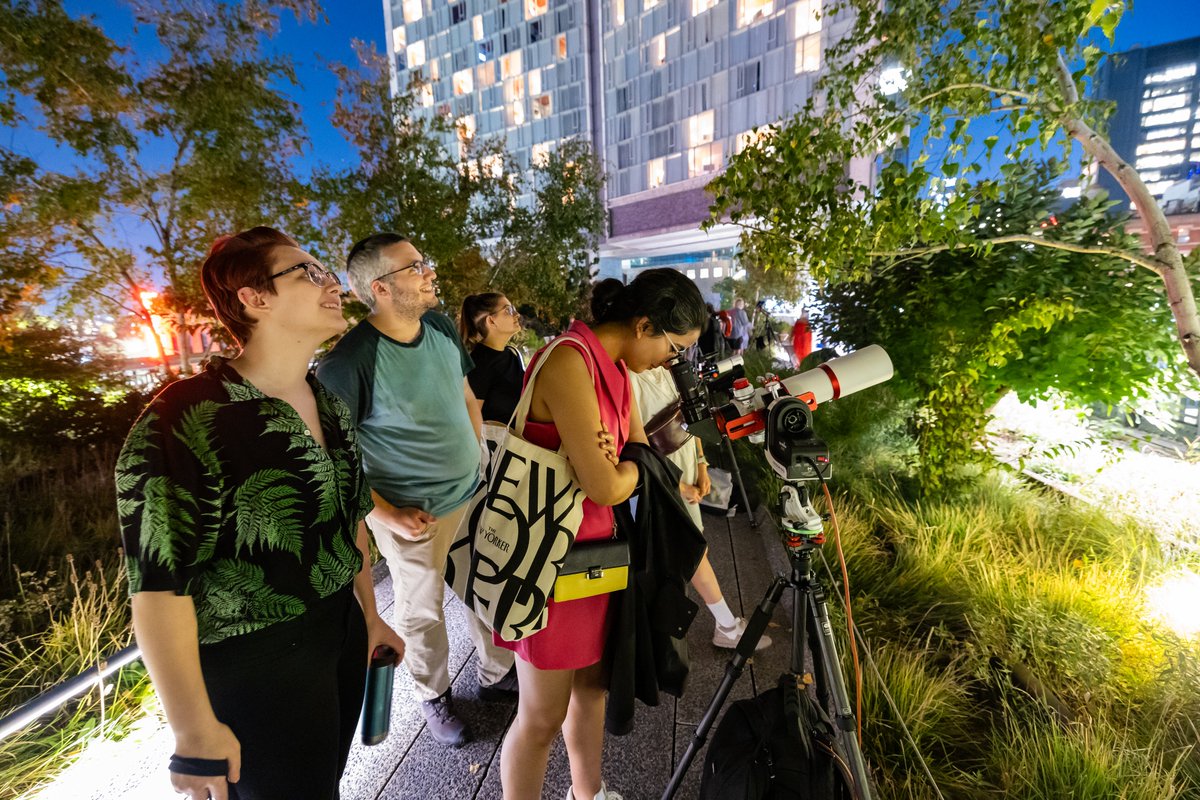 Mark your calendars for April 16th! Two weeks from today, we're kicking off our stargazing season again with @aaadotorg. 🌠🔭👀 📸: @lizligon