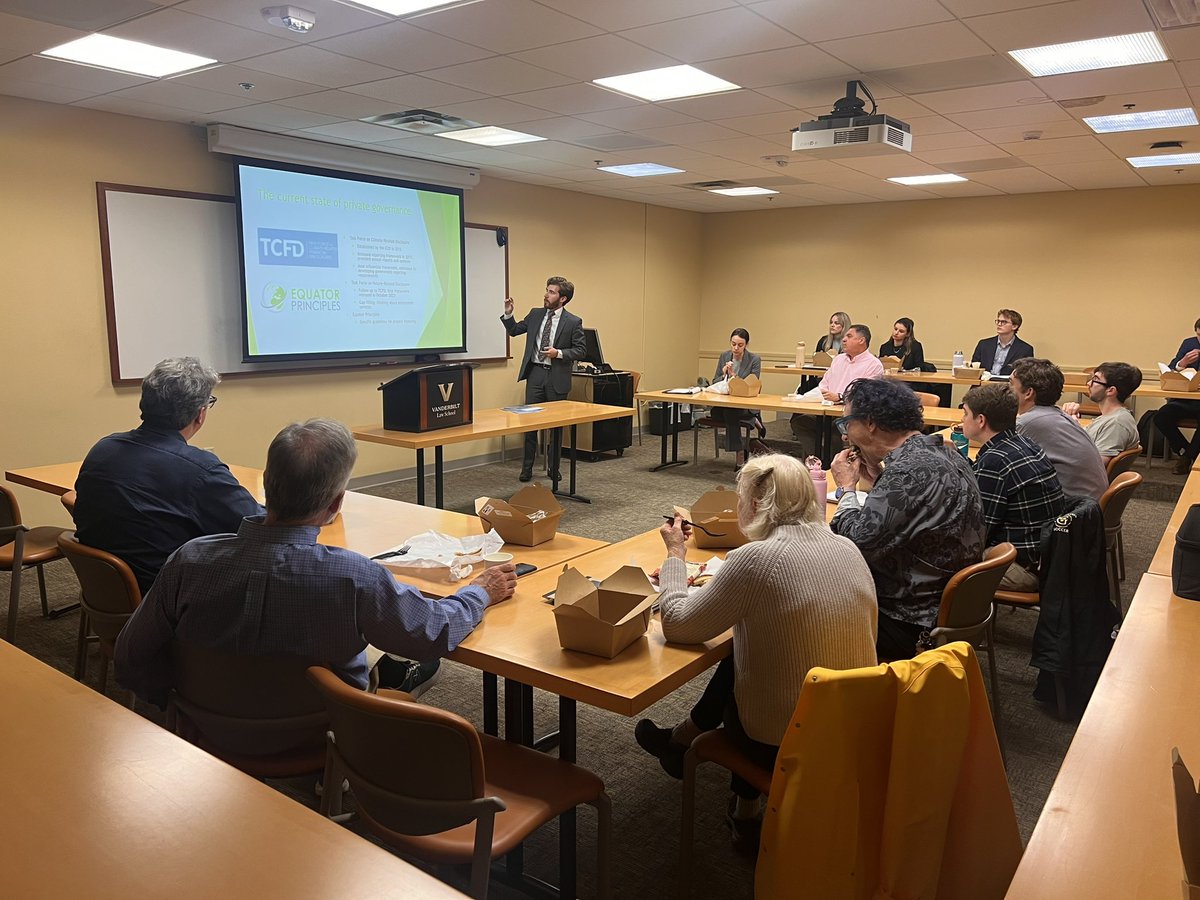 A huge thank you to our EELU Fellows for presenting their research and white paper topics to interested students and faculty at our workshop today @vanderbiltlaw ! All your hard work is greatly appreciated by the program!