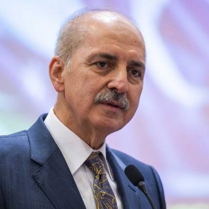 solcugazete's tweet photo. AKP'li Numan Kurtulmuş: 

"Ümit ediyoruz ki yeni dönemde, hele hele hiç millete bile gitmeye gerek kalmadan Meclis'te oluşacak çok büyük ittifakla yeni Anayasa'mızı yapmak mümkün olur." https://t.co/ucVfuV4tZ6