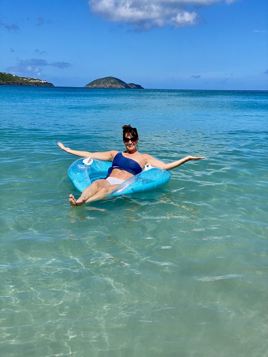 Why yes I did bring my favorite floatie with me on our Caribbean cruise and I have 0 regrets! It's on sale for $10. Easy to inflate, has a cup holder and keeps your arms out of the water so you can read a book! affiliate link: amzn.to/3xfrMBQ