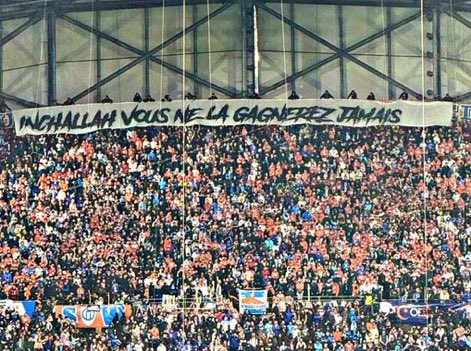 Alecs227's tweet image. Tu sens le complexe d’infériorité là 🤣 On vous éteint niveau ambiance, ah oui ça ne s’achète pas la passion 😉🔵⚪️

#TeamOM #Marseille #OM #Velodrome