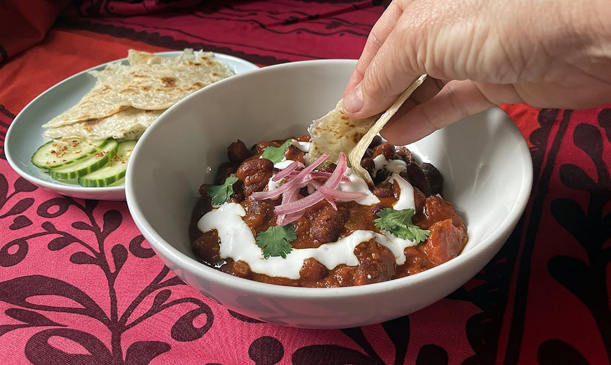 Check out this hearty Rajma Dal recipe sent in from The Yum Yum Factor @SMmamashack 

Get the recipe: bit.ly/3PGXsX5

#LoveCDNBeans #betterwithbeans #ontariobeans #redkidneybeans