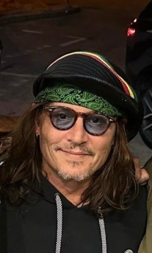 Savvy_CapJackie's tweet photo. "After everything that happened to him,... he got back up. He didn't give up... an immense talent combined with humility that makes him extremely human. I hope with all my heart other opportunities to collaborate with him in the future"
~Riccardo Scamarcio on #JohnnyDepp
🎥 #Modi https://t.co/sySpUO4mUz