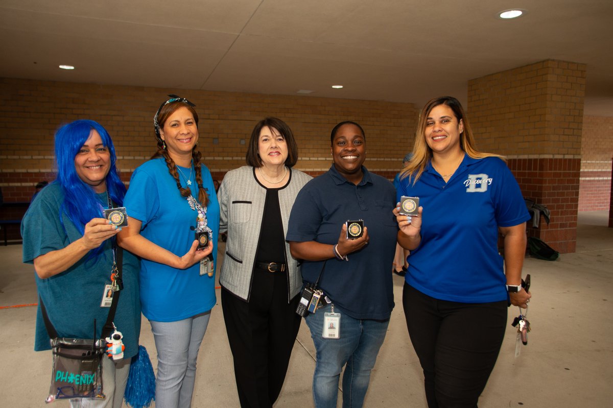 I had the honor of recognizing these incredible educators at @Discovery_MS who showed compassion and strength after our community suffered a heartbreaking loss. Thank you for going above and beyond to comfort our students and families.