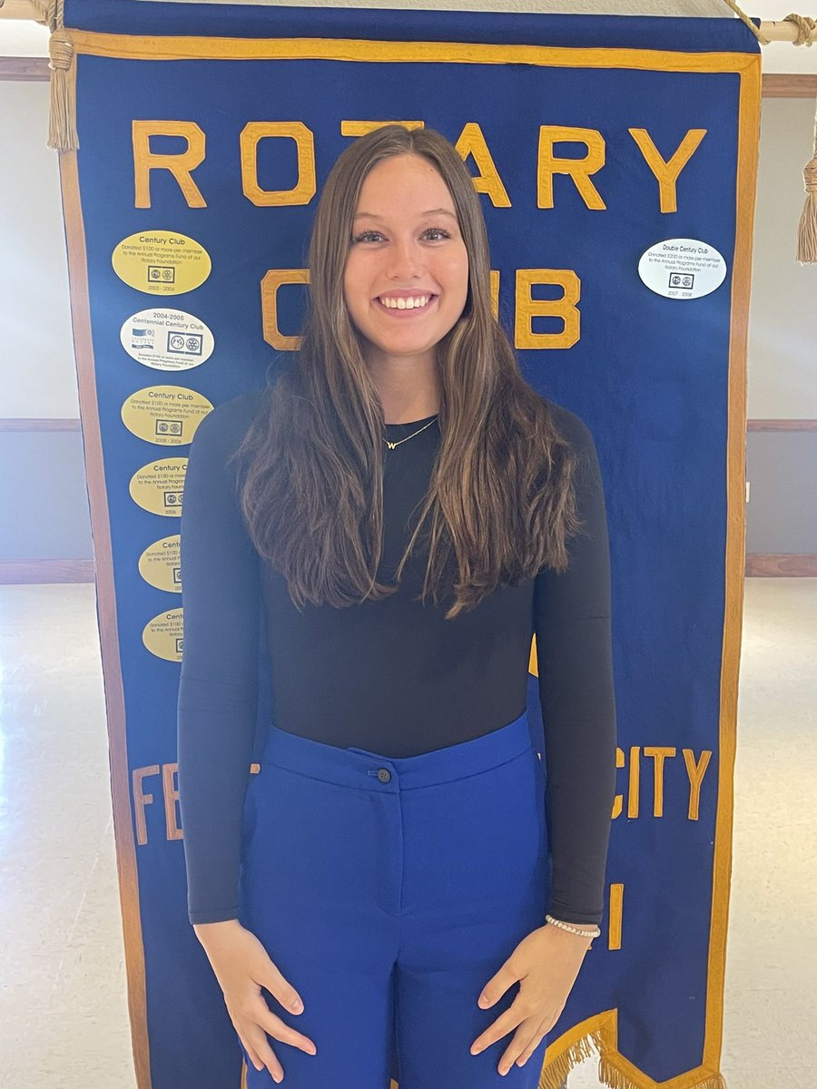 jhscounselorr7's tweet image. Valerie Duepner is representing JHS as the April Twin City Rotary Student of the Month.