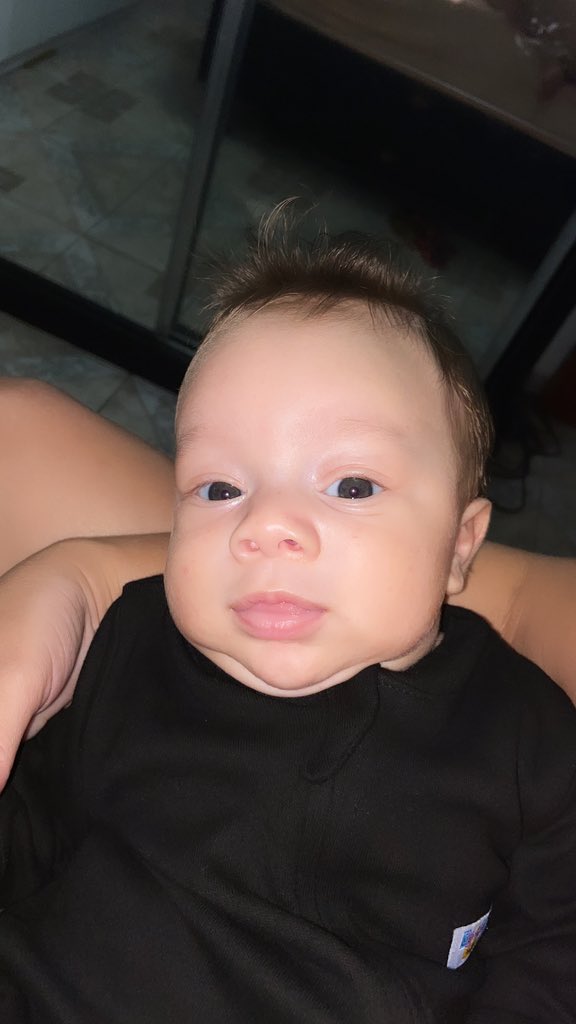 eu sou o amor da minha mamainn 🤏🏼💚