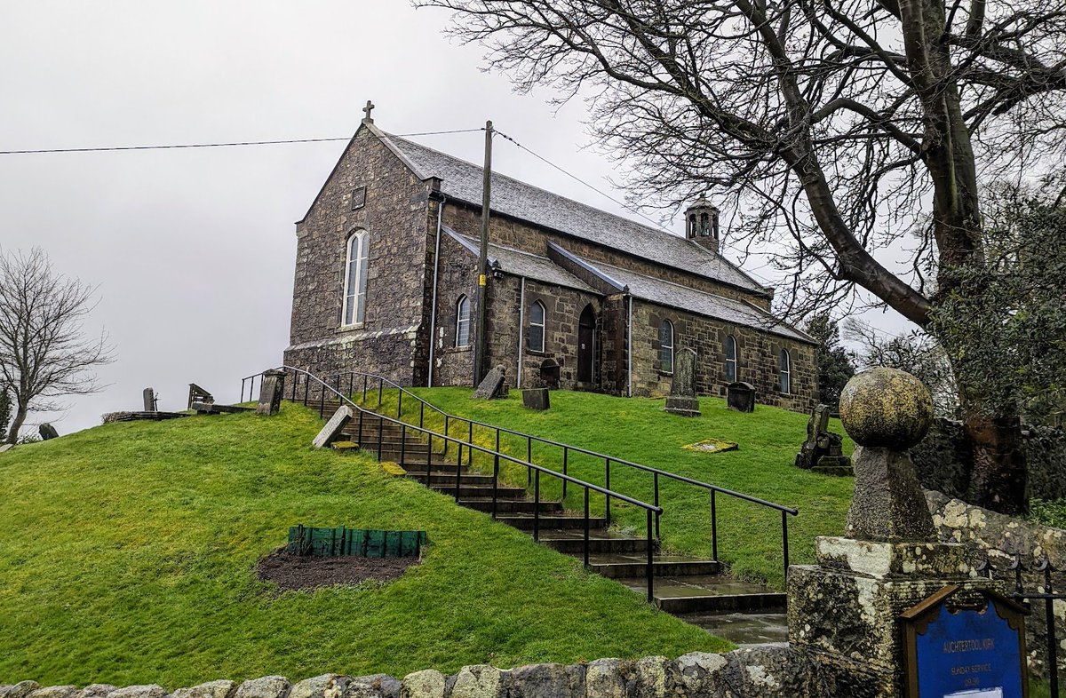 On @STVNews this evening our director and members of the community of Auchtertool had a chat with @STV_Olly about the closure threat to the beautiful wee historic kirk there and the hundreds of other churches also facing closure. Watch the piece here👇 news.stv.tv/v/over-a-third…