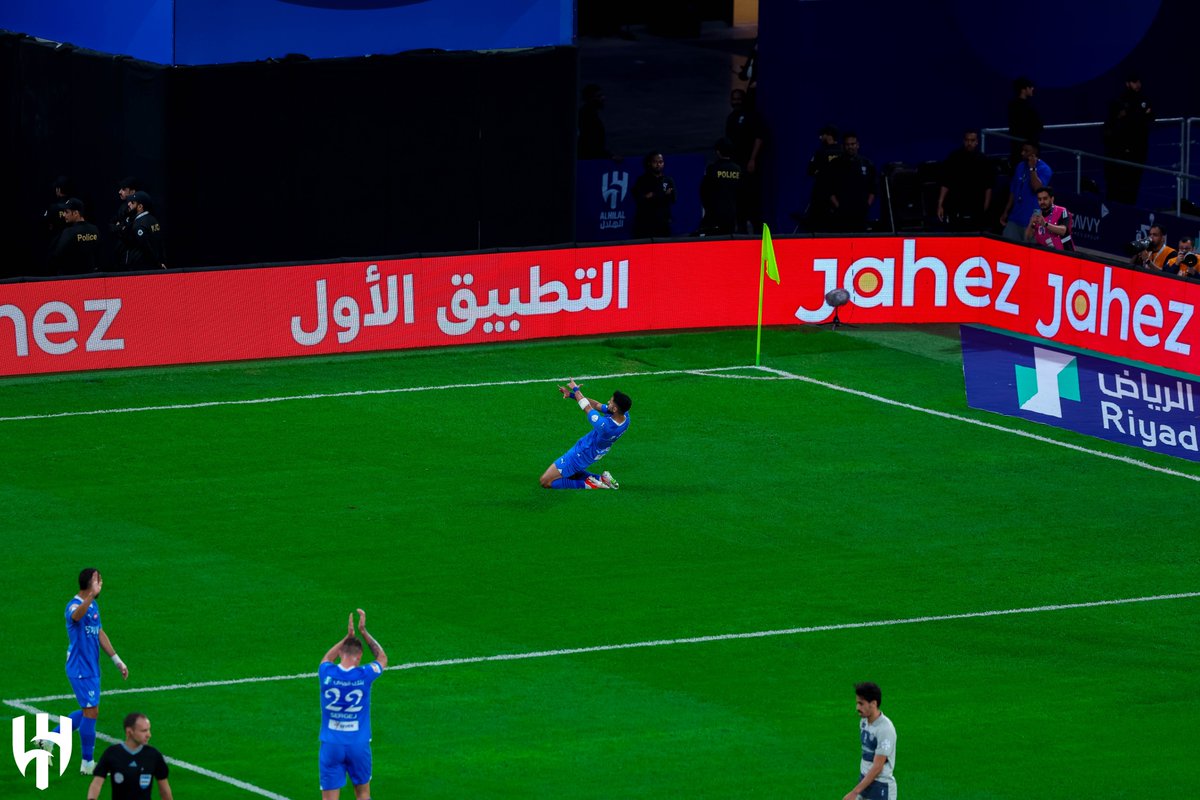Alhilal_FC's tweet photo. فـرد #الهلال في الموعـد دائمـًا 👉🏽🫶🏼👈🏽 https://t.co/3FcjIYLqRz