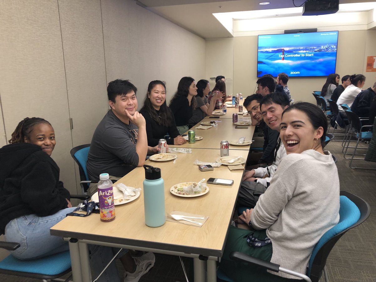 Fantastic conversations and lunch today at the grad student lunch with PIs in honor of day 2 of graduate student appreciation week! @Gladstone_GO @GladstoneInst