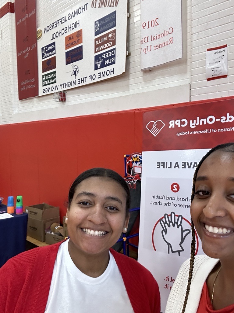 Our interns are making a difference by teaching hands-only CPR to students at Thomas Jefferson High School and Huguenot High School in Richmond. Saving lives, one demonstration at a time. ❤️