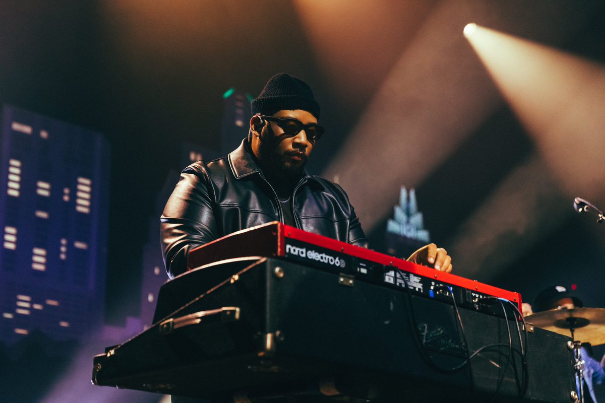 Happy birthday to our very own @JaRonTMarshall 🎹🎈 📸 Justin Cook