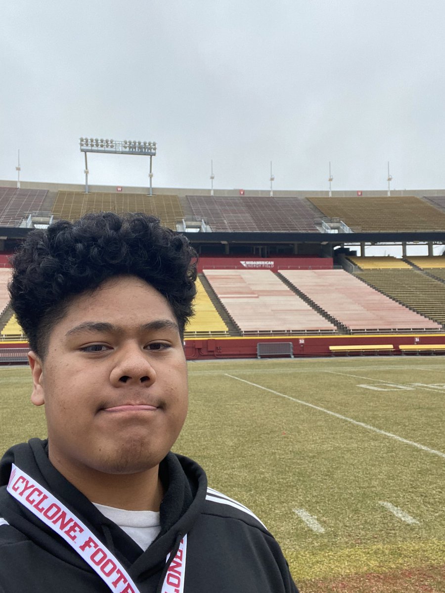 FelilaMisi's tweet photo. Thank you @CycloneFB for having us out!! @CoachRasheed @coachsolovi @Kneeyou77 @westpanthersfb https://t.co/oMLZ70B9Pz