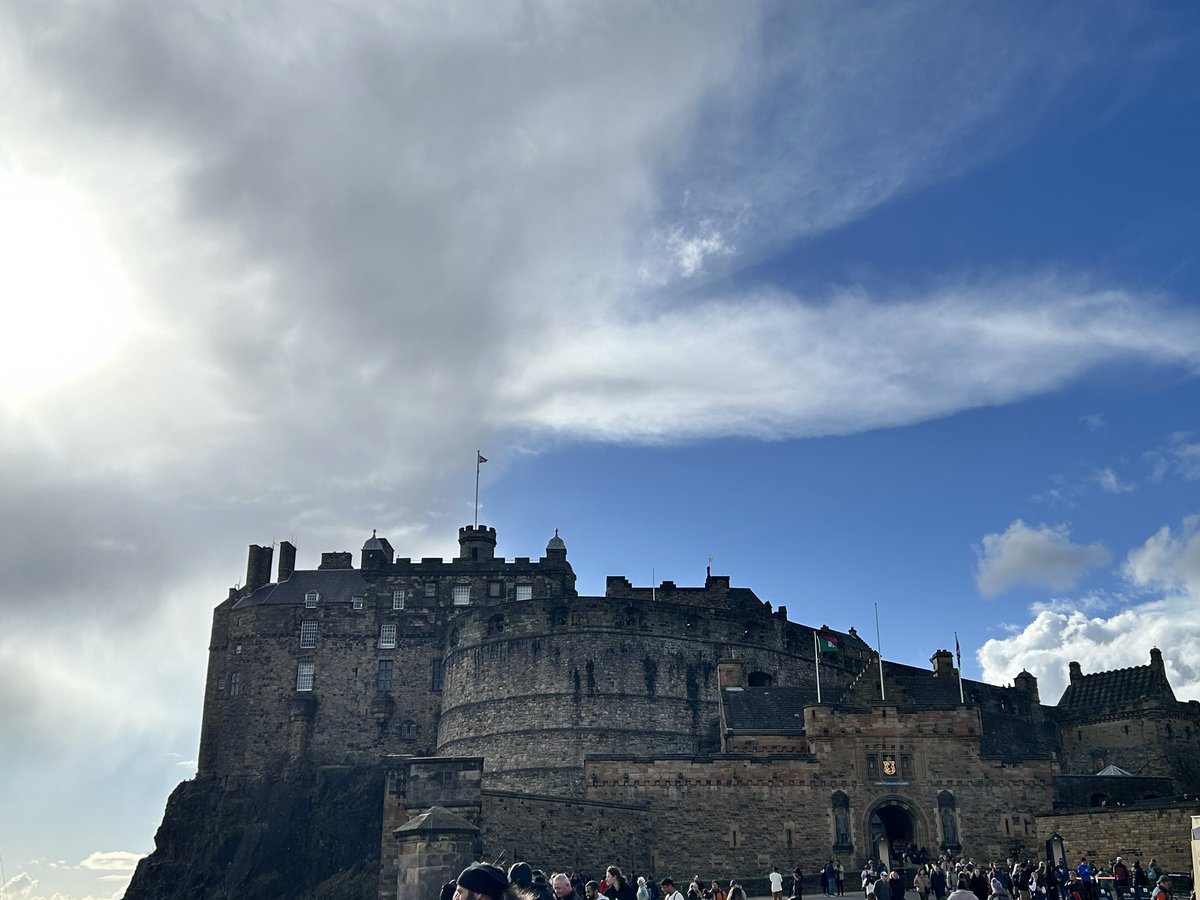 QueenJacket's tweet photo. Day 30. Easter trip to Edinburgh - egg sactly what the Dr ordered.#morefor24 https://t.co/8m4xDczjjy