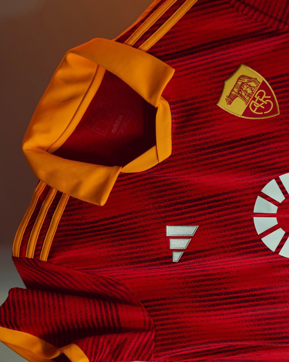 Non c’è la Roma di Mourinho 
Non c’è la Roma di De Rossi
C’è la Roma dei romani, la Roma dei Romanisti, la Roma dei chiassosi quartieri, dei vicoli dei rioni.
La Roma è di Roma che le ha regalato i suoi colori e prestato questa maglia.
Onoriamola sempre, qui sopra e ovunque