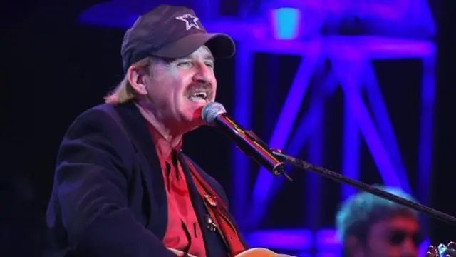 yachtrockradio's tweet image. Sea @1johnfordcoley perform #YachtRock gold with  @AMBROSIABAND, @peterpbeckett, &amp;amp; Walter Egan, 4/27 at @BergenPAC in Englewood NJ. Hosted by Captain Adam from #YachtRockRadio. Ticket info at YachtRockRadio.com.