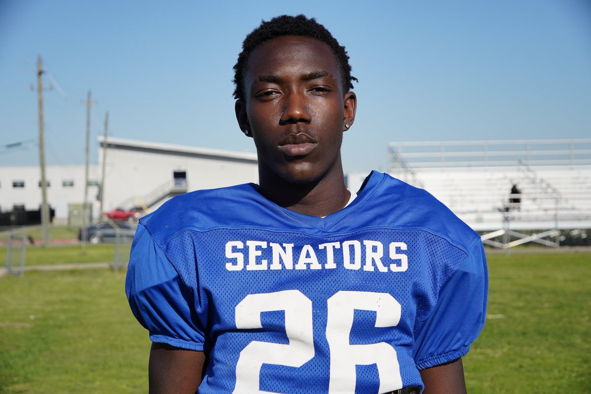 #SpringFootball24: KIPP Sunnyside 2026 ATH Timonthy Carter Jr is a sneaky good athlete with tremendous upside. Carter Jr is the starting QB for the Senators but he also saw time at WR & EDGE last season. Just put this kid on the field! -Strong Arm -Dynamic Playmaker -Versatile
