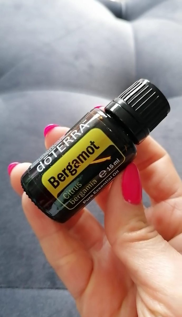 illatdoktor's tweet photo. Ki szereti a BERGAMOT OLAJAT? https://t.co/3QzsH43aSJ #illatdoktor #illóolaj #bergamot #önelfogadas #magabiztosság #elégjóvagyok #szerethetővagyok https://t.co/Te7J9eOulb