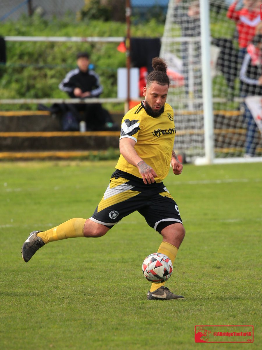 The ⁦@TowerHamletsFC⁩ Assistant Manager ⁦@__Fr3nch__⁩ always looked dangerous during yesterday’s 1-1 draw. #SupportLocalFootball #sportsphotography #photography #nonleaguefootball #NonLeague