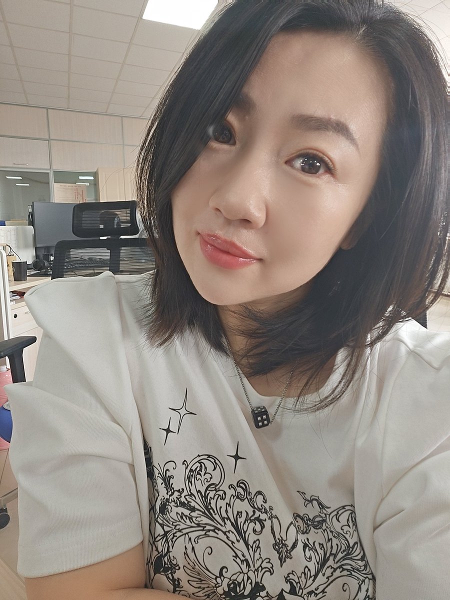 Өглөөний мэнд жиргээчүүдээ , дагалцахуу, хариу даган шүү.