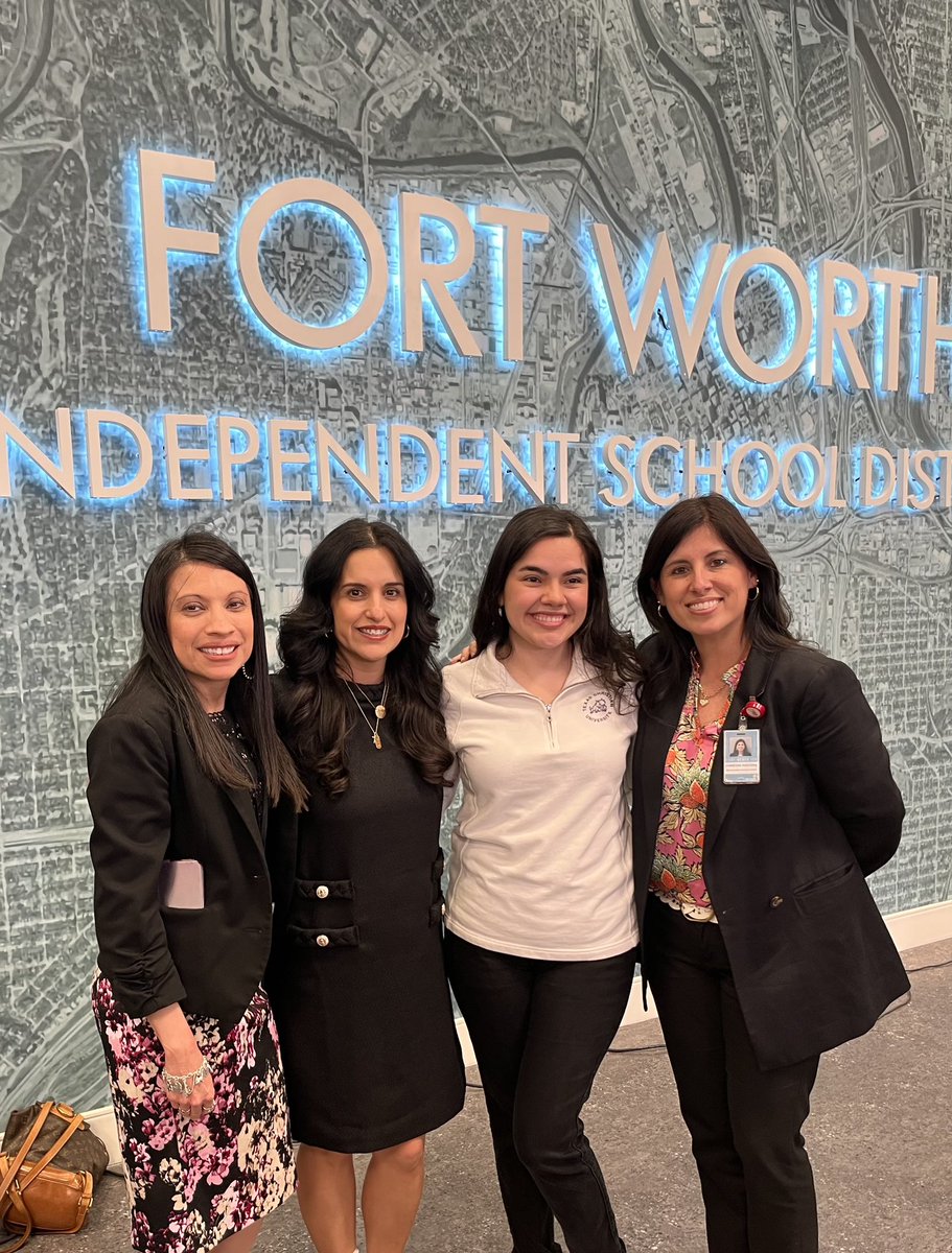 Three former BTAPs with a current BTAP who just signed her letter of intent to teach @FWISDCareers this coming school year! #BilingualEducation #OneFortWorth @CortezLupe1 @CC_Renteria @EmilyACamarena @amramsey13
