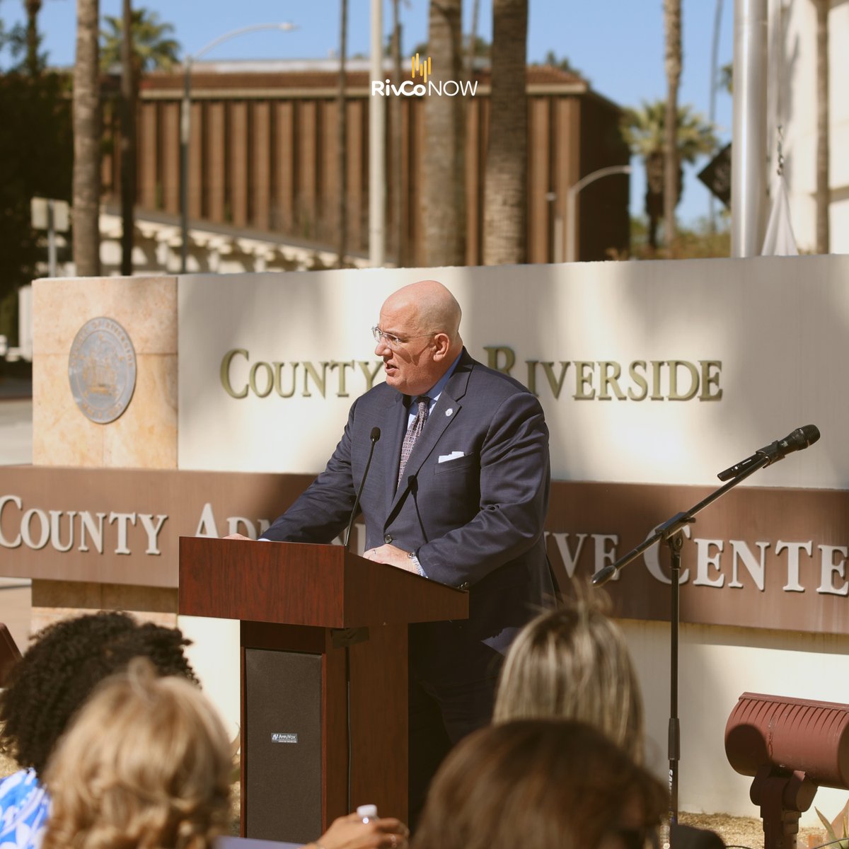 Earlier today, the County of Riverside, the Family Service Association (FSA), and the HOPE Collaborative hosted the second annual Child Abuse Prevention flag-raising ceremony to honor children impacted by violence, abuse, and neglect. 

#rivconow #childabusepreventionmonth💙…