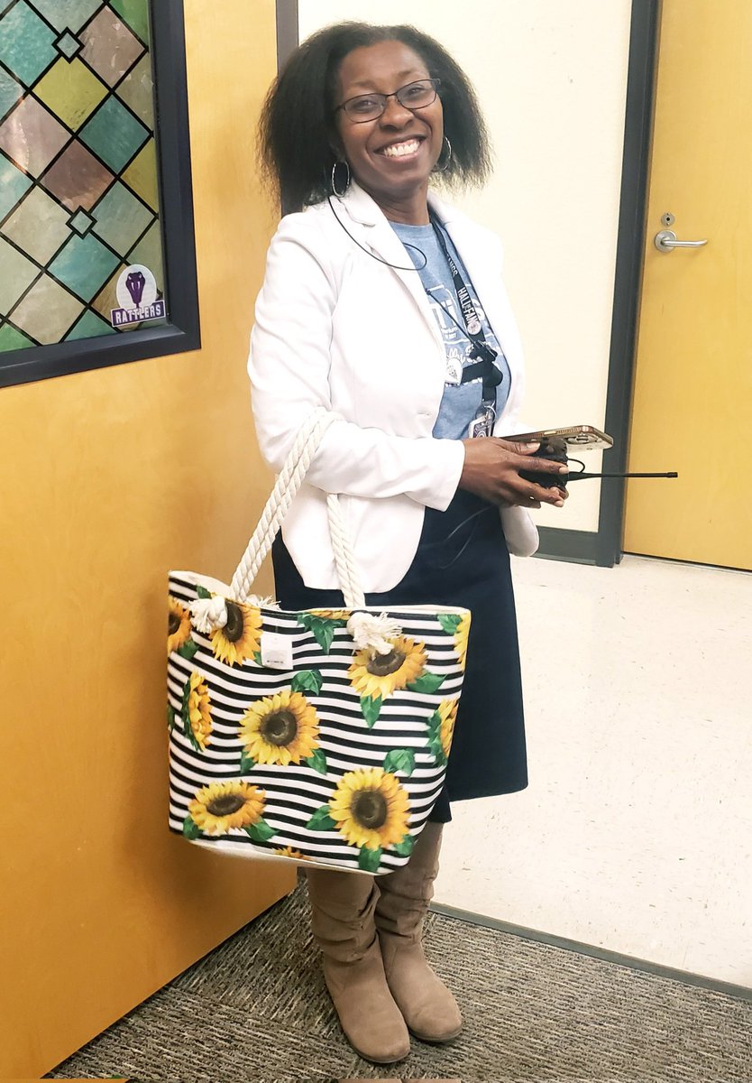 La_LunaSMHS's tweet photo. Thank you for all of your hard work. You are an invaluable part of our team. I am so glad I’m able to work alongside such a dedicated professional. Thank you for always having my back! #HappyAssistantPrincipalsWeek🐍 https://t.co/lcUFqsqst7