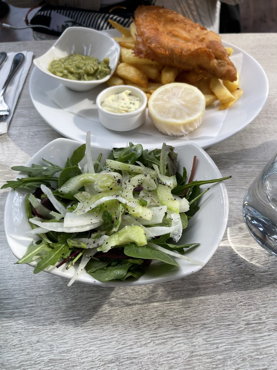 Usually don’t eat fried food but I wanted to try authentic fish & chips in London. Not sure I understand the appeal of mushy peas. Must be an acquired taste. #fishandchips #mushypeas #London #traveladventures