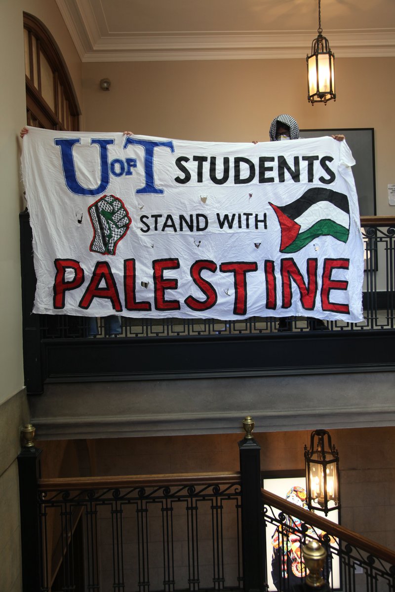 Bc of continued student pressure & restless organizing from those involved in @occupyuoft & the broader Palestinian liberation movement at @UofT, we have secured a meeting tomorrow at 3PM w/ @UofT Pres Gertler to begin addressing our demands. As such, we are ending our occupaiton