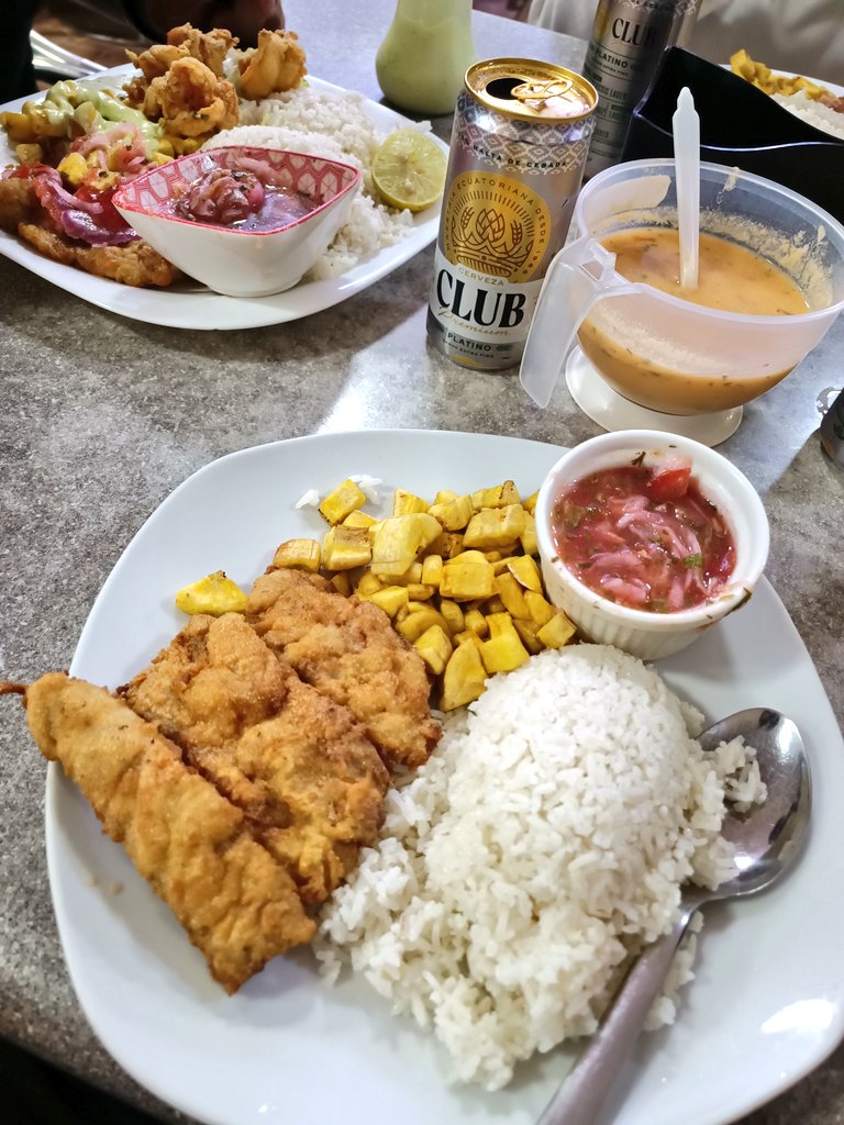 Dios bendiga el arroz con pescado de Los Maricones.