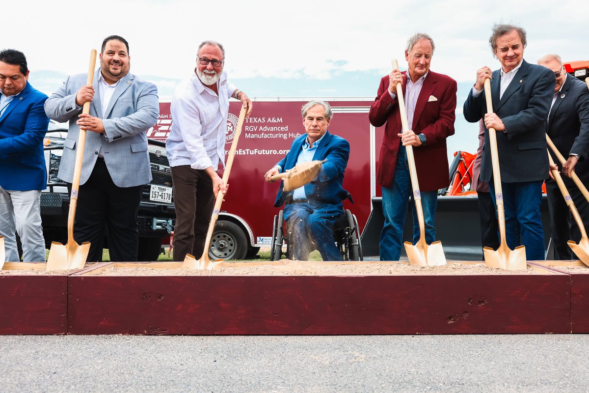 Great to be at the Port of Brownsville today to celebrate the groundbreaking of a @TAMU advanced manufacturing training center. This state-of-the-art facility will give students the skills to help build the future. Texas is providing the tools to empower the next generation.