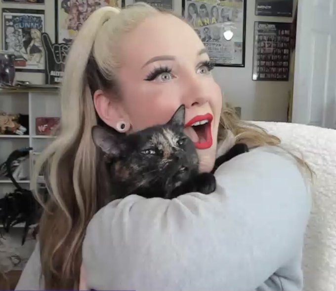 Last stream before Philly!  Join me on Twitch in an hour 🤩  https://t.co/4qIR0Dz4Q4 https://t.co/fsJ