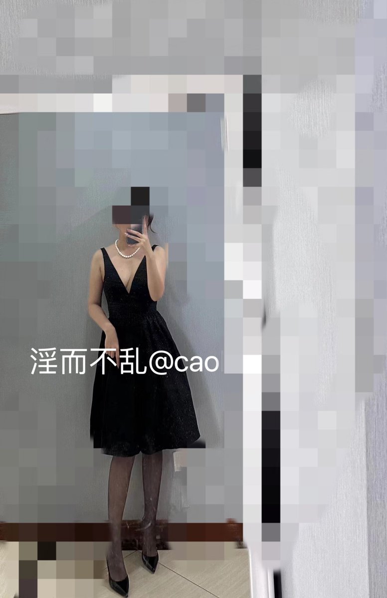 老婆昨日穿搭，真是相当炸裂呀！