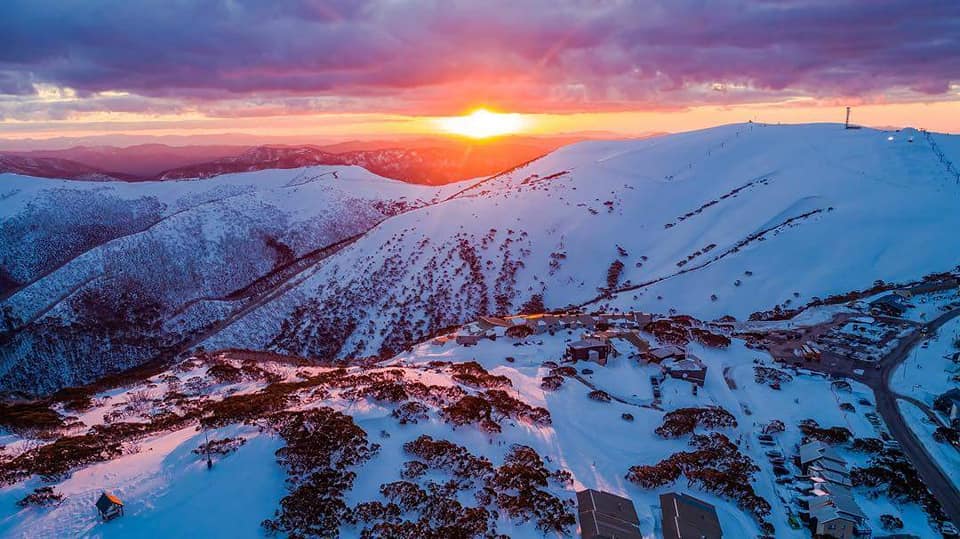 If pow days, first tracks and Australia’s best views (😉in our opinion) are on your hitlist this winter, make sure you get your mitts on the Epic Australia Pass before prices rise TONIGHT! 👉 bit.ly/HothamEAP24