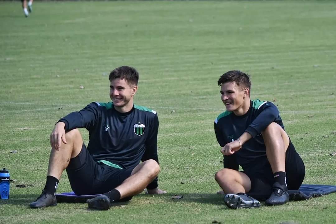 Los 9 son hermanos?
Qué onda?