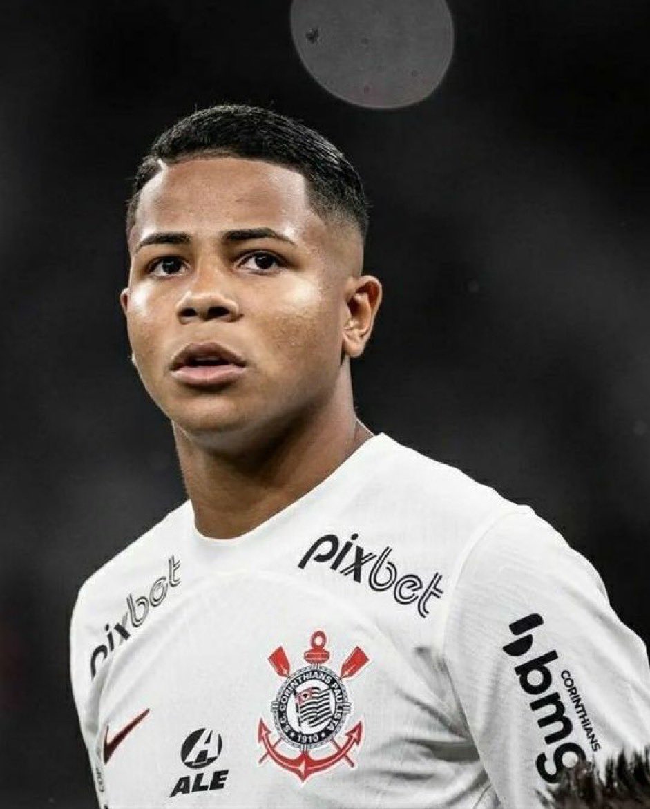 Saying it again, Wesley from Corinthians is a super talent. 

Top explosive dribbler.