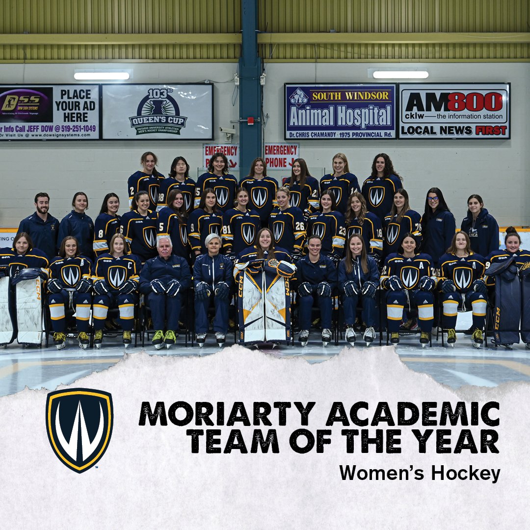 Women’s Hockey takes home the Moriarty Academic Team of the Year Award! #EveningOfExcellence #LancerFamily 💙💛