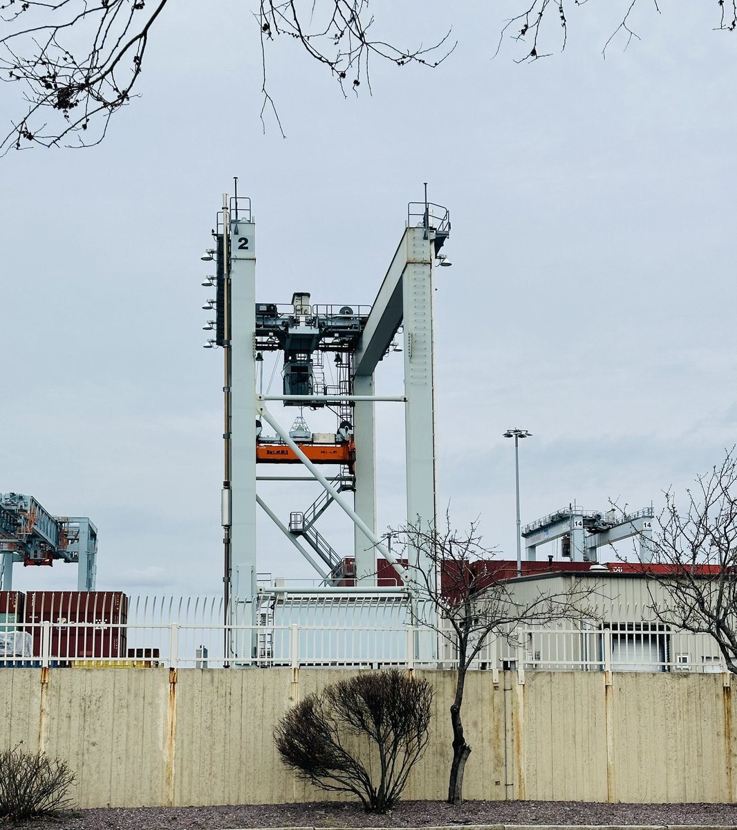 Day 93 #100Daysofwalking A day at Castle Island, South Boston. #CastleIsland #ConleyTerminal #LoganAirport #NeighborhoodWalks @mnamheiricea @NewstalkFM @NTBreakfast