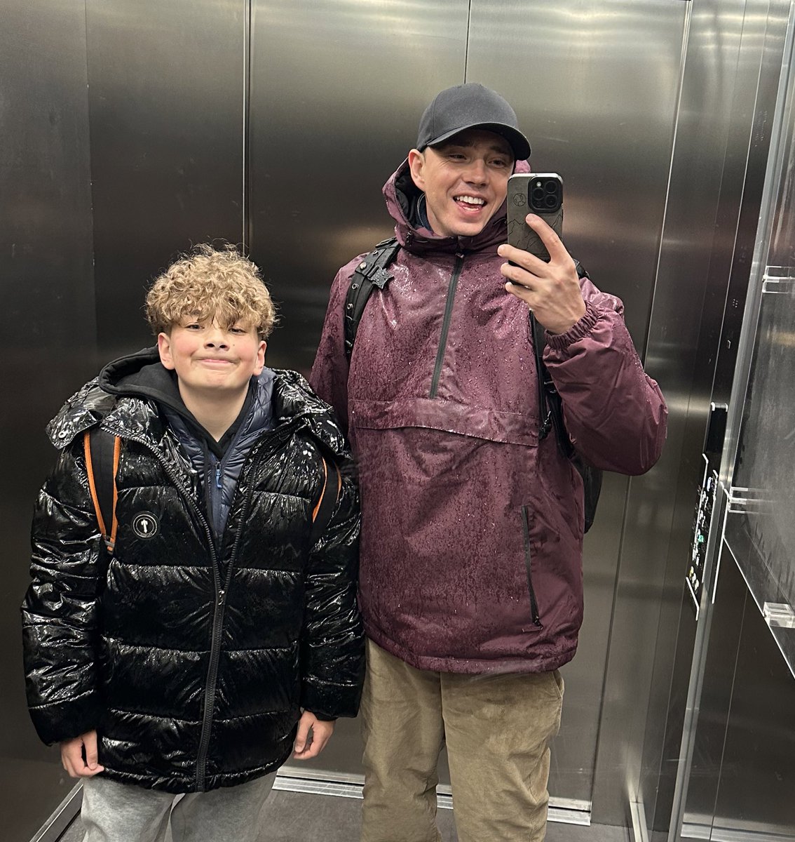 Mañana vuelta a España… Si, nos agarró la lluvia 😅