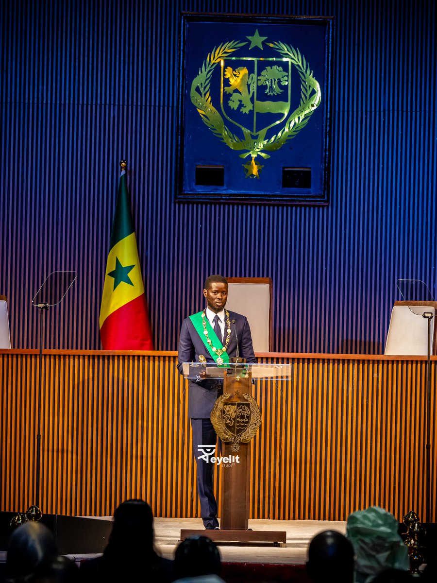 Sénégal 🇸🇳 : Un jour historique rempli d’émotion. Tous mes vœux de réussite à notre nouveau Président SEM Bassirou @DiomayeFaye. Toutes mes félicitations au vaillant peuple sénégalais. Fière de mon grand pays berceau d’une belle démocratie. Photos : @EyelitStudio #NewSenegal