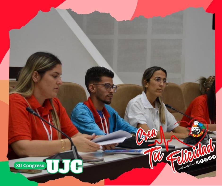 Jóvenes cubanos en Congreso. #Cuba 🇨🇺 #CreaTuFelicidad #SanctiSpíritusEnMarcha #DeZurdaTeam