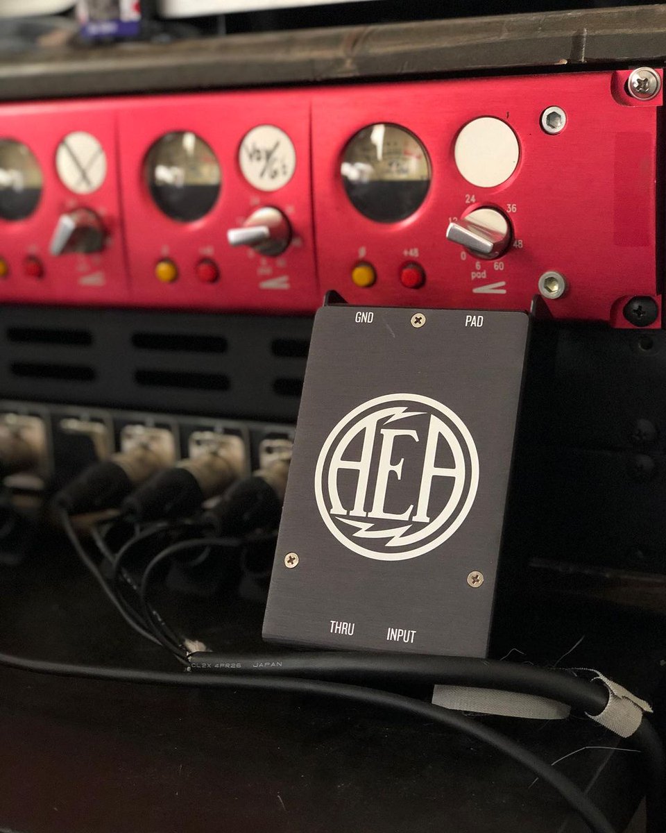 ribbonmics's tweet photo. Our monthly AEA TDI Giveaway continues in April with 3 more chances to win! Just tag #AEAGear in a photo of your setup. If we pick your photo, you win a beautiful TDI. It’s that easy!
📷 yonikessler.music (IG)
#AEARibbonMics #AEAGiveaway #AEATDI https://t.co/XAVBK9NIvT