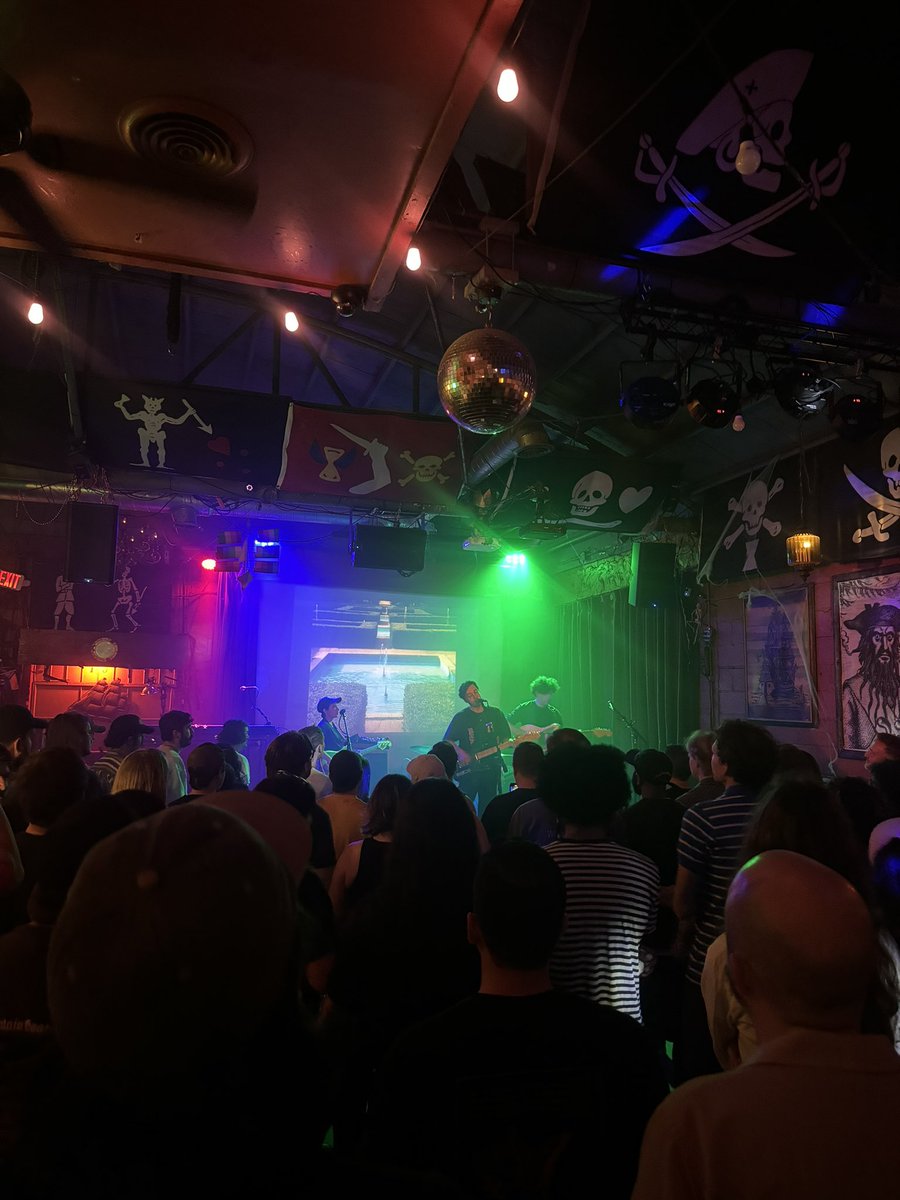 Thanks to <a href="/FranziaMom/">buffalo bill dan</a> I went and saw Ducks LTD and Ratboys last night and it fucking ruled.