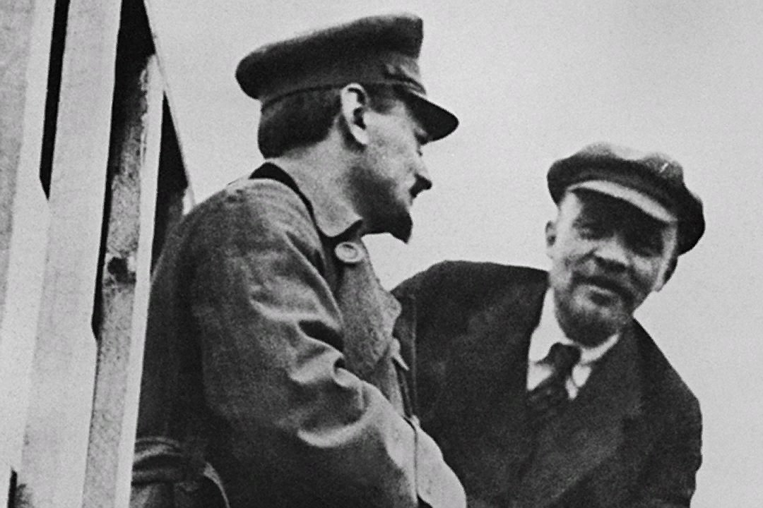 'С Троцким нельзя спорить по существу, ибо у него нет никаких взглядов' В.И. Ленин