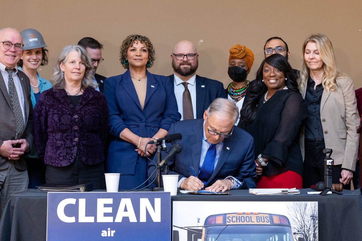 umc_inc's tweet image. Promoting #thermalenergy networks, UMC was proud to help write/pass the HB 2131 in the 2024 legislative session. Putting to work our #engineering and #piping expertise + deep roots in the #trades, we’re building the next generation of clean heating/cooling in Washington State.