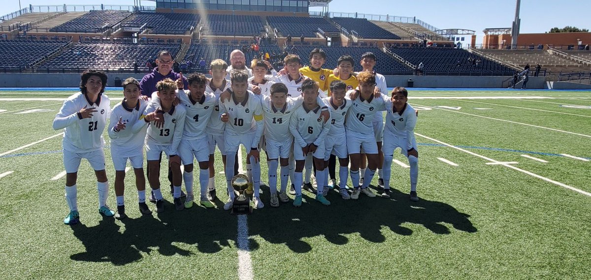 A Huge Congrats to our Regional Quarter Champion Burges Mustangs!!!! ⚽️🏆🏆🏆⚽️ On to the Regional Semifinals!!! The Journey Continues!! @Fchavezeptimes @Burges_Mustangs @ELPASO_ISD @Prep1USA @SamGuzmanTV @EPSports915 @epsportsnet