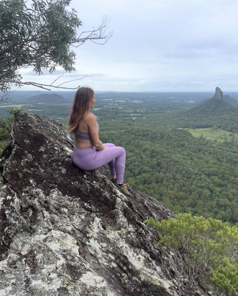 What a great morning climbing SE Beerwah for Sunrise! 
•
📸@aprilbarnett7
•
#glasshousemountains #nature #takeahike #mountbeerwah #sunrise #sunshinecoast #qld