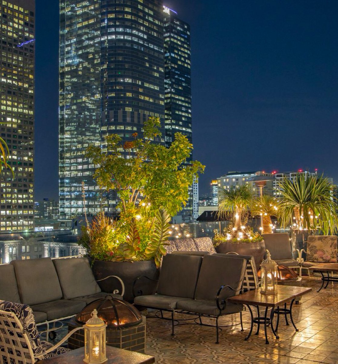 Longtime rooftop restaurant and bar Perch in Downtown Los Angeles has begun instituting a 4.5 percent security fee on checks, according to a viral post on Reddit and a recent report in Los Angeles Magazine. Perch’s website explains the security charge saying it’s added to all…