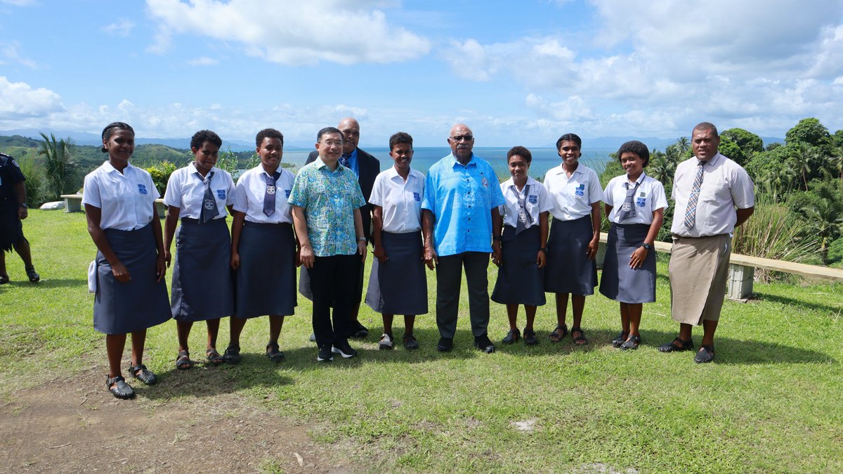 Amb. Zhou Jian accompanied Hon. PM Rabuka to inspect the feasibility study of the Vanua Levu road upgrading project. China is committed to assisting Fiji's infrastructure development, poverty alleviation, rural revitalization, and will always be a reliable partner of PICs.