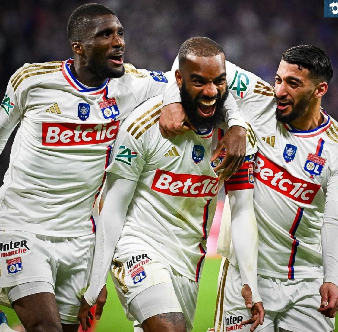 leKev_69's tweet image. 🚨 Pour fêter cette qualification en final aucun fans de OL ne devrait avoir moins de 5k abonnés ! ❤️💙

𝐋𝐈𝐊𝐄, 𝐑𝐄𝐏𝐎𝐒𝐓𝐄 et 𝐒𝐔𝐈𝐕𝐄Z tous ceux qui aiment votre tweet. ❤️ 

JE FB TOUT LES FAV X RT #TeamOL